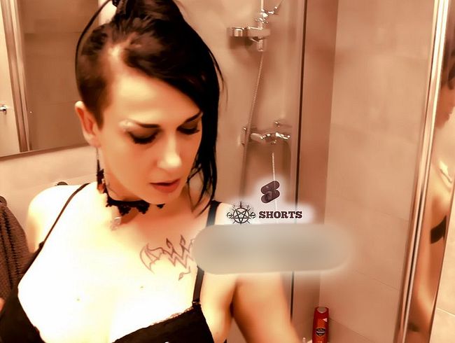 Download: 6eve6black6 - SHORTS Nasse Verlockung