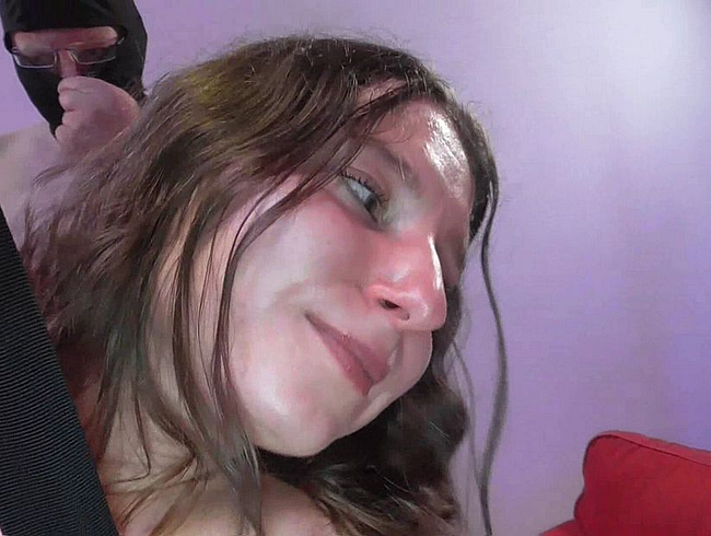 Download: APC-Club - Hart durchgefickt in der Liebesschaukel Peggy