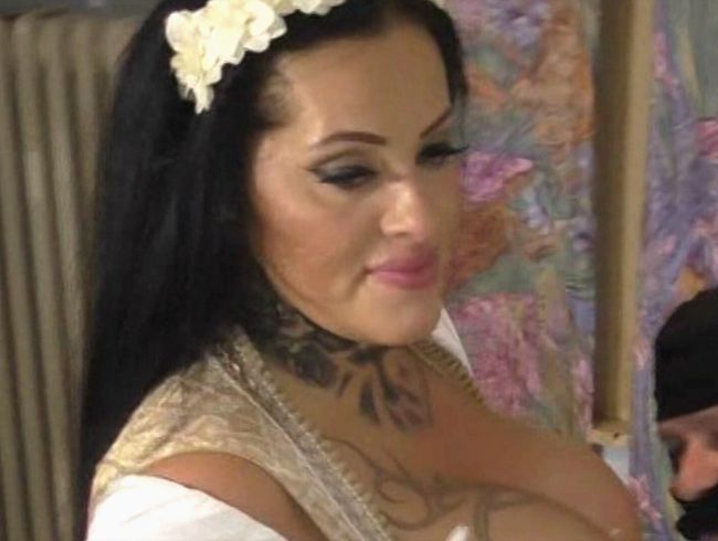 Download: APC-Club - Holde Maid