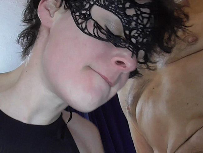 Download: APC-Club - Deepthroat und Fisting Anna