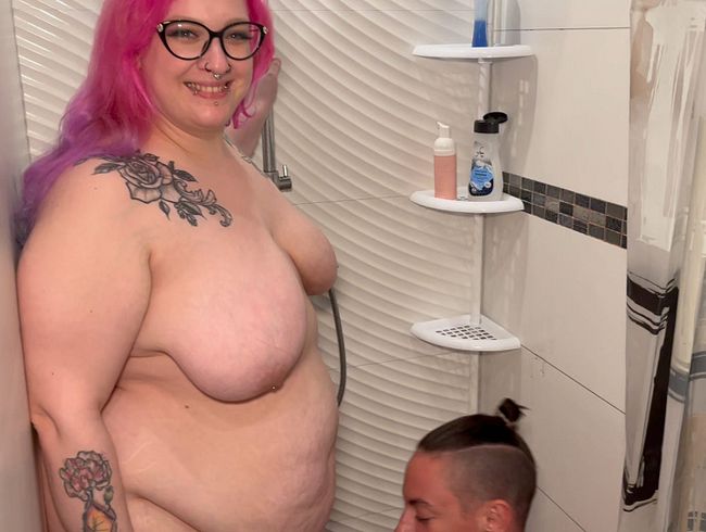 Download: Abby-Strange - Ich pisse Alex auf den Kopf und dusche ihn danach ab