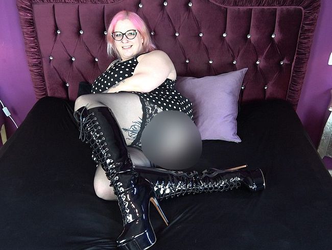 Download: Abby-Strange - Lackstiefel Creampie Fick mit User