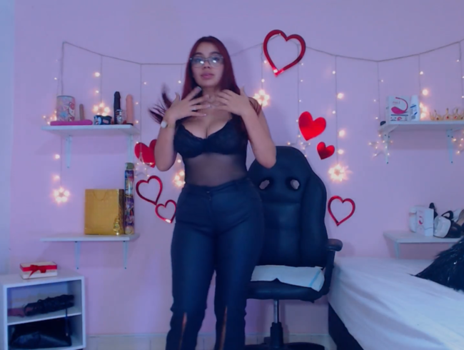 Download: AdrielleMoon - Meine Muschi ist heiß