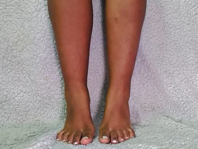 Download: AilynPenny - Meine wunderschönen Füße präsentieren dir verschiedene Strümpfe, ich hoffe, sie gefallen dir, Liebling.