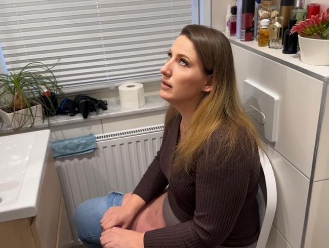 Download: Alex-Falcon - Beim Pissen dreist einfach den Schwanz in den Mund! Lutsch du Schlampe!