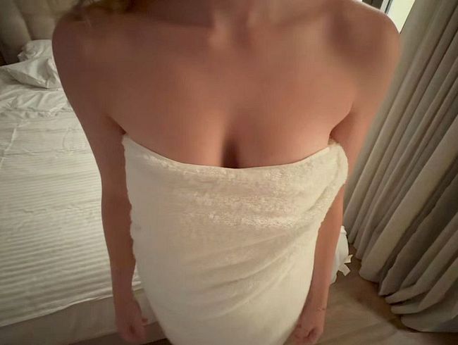 Download: Alex_Sander - Große Naturtitten mit Sperma vollgespritzt