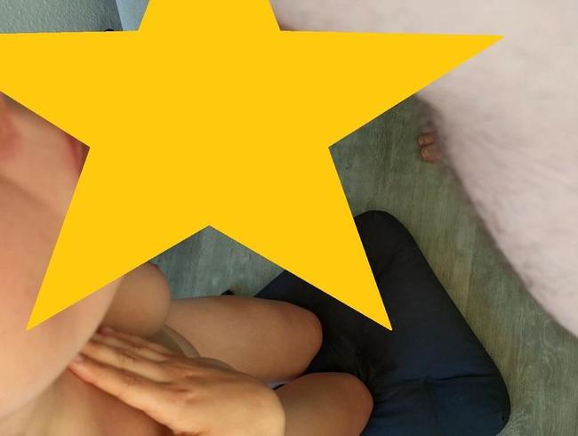 Download: Alex_Sander - 18 jährige bläst meinen Schwanz in der Küche