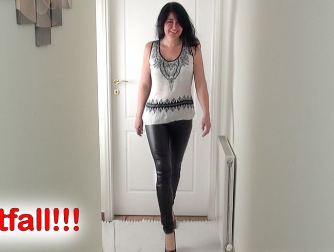 Download: Alexalexandria - Notfall! Handwerker muss 3 leckende Löcher stopfen!