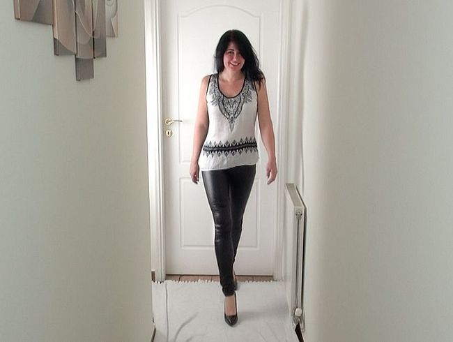 Download: Alexalexandria - Notfall! Handwerker muss 3 leckende Löcher stopfen!