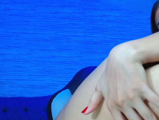 Download: AlinaRyan - mi culo dice dame mas! me encantan las vibraciones!