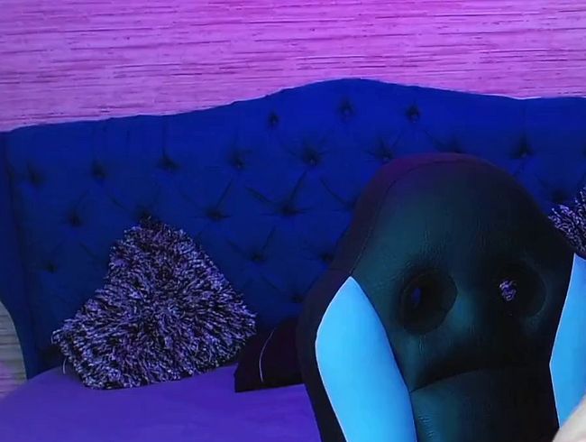 Download: AlinaRyan - Das Mädchen meiner Träume berührt ihre schöne Muschi P1 - Kein Ton