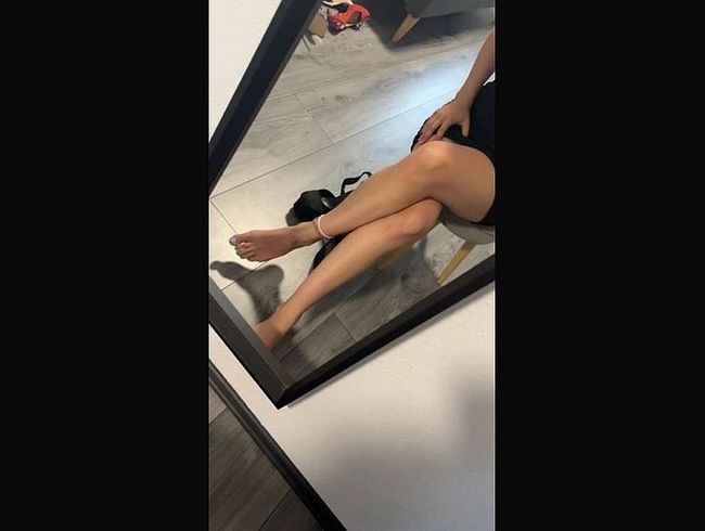 Download: AlishaSecret - Heißer Anblick in Heels! Lass dich verzaubern!