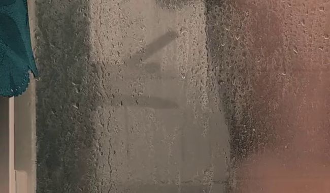 Download: Aloax - Eine schnelle Dusche mit einem maskierten, nicht operierten FTM-Transmann