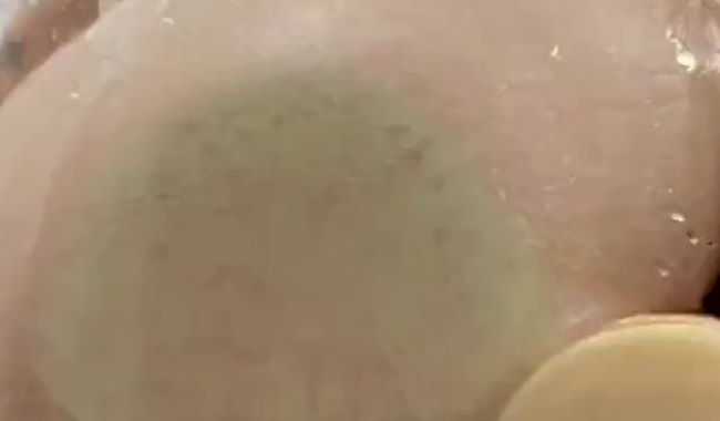 Download: Amber_Glaze - Ich ficke mich nass und presse meinen Arsch für dich gegen’s Glas