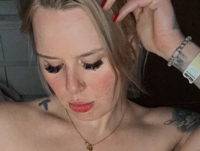 Download: Amber_Glaze - Mein erster Porno mit meinem neuen geilen Intimpiercing