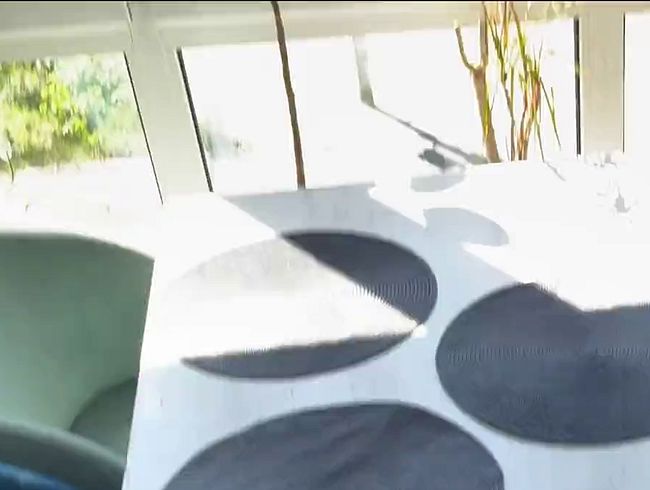 Download: Amelia_Ball - Fenster-Blowjob mit Sicht für alle – und ich pack richtig hart zu!