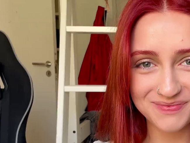 Download: Amelia_Ball - Scharfe Rothaarige Studentin macht heimlichen Blowjob – Sperma direkt ins Gesicht! ??