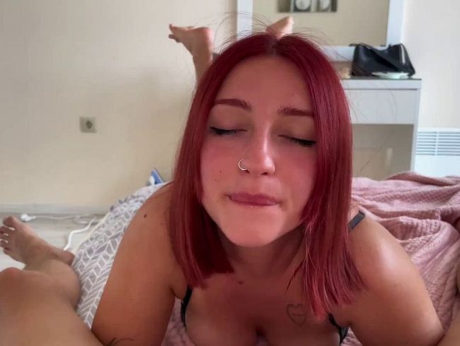 Download: Amelia_Ball - rothaarige Studentin gibt heißen Blowjob in teurem Hotel