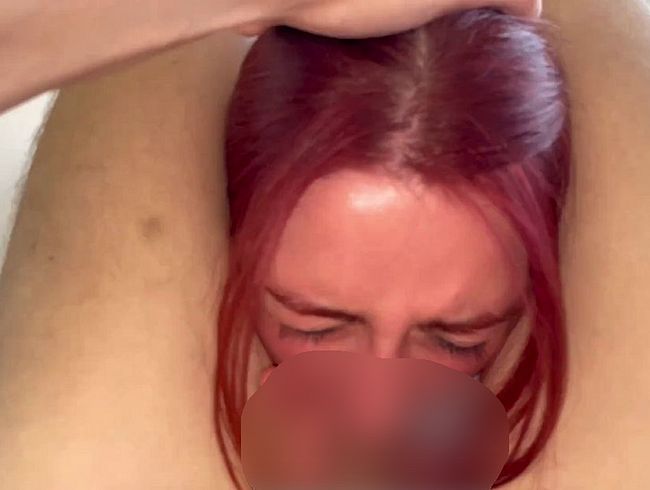 Download: Amelia_Ball - Student gibt sabbernden Blowjob