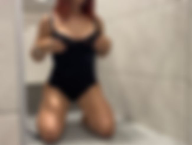 Download: Amelia_Ball - Ich mache einen Striptease und komme mit einem Butt Plug direkt vor der Kamera für dich.