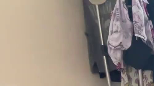 Download: Amelia_Ball - Ein rauchendes Mädchen gab morgens einen schlampigen Blowjob