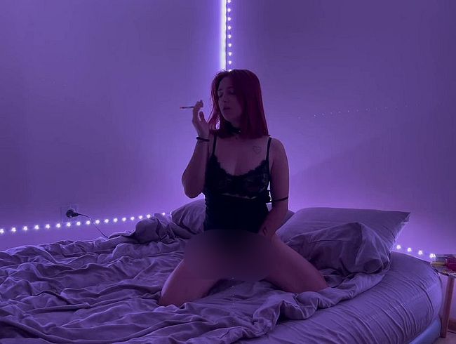 Download: Amelia_Ball - Ich kaufte Zigaretten und brachte mich selbst zum Orgasmus.