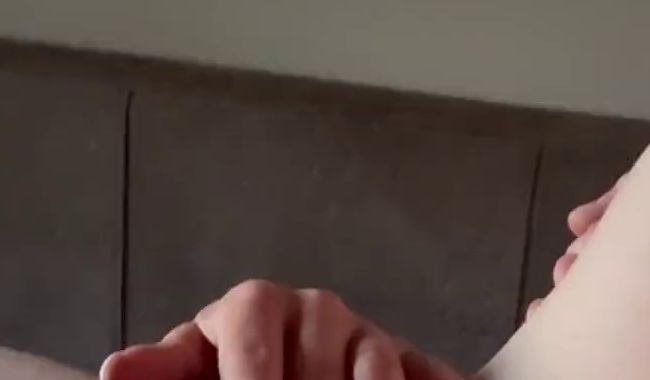 Download: Amourangel763 - *Küchentisch - Fick total versaut - schlecht gefilmt, aber Mega geil!*