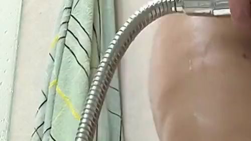 Download: AnastasiaMilf - Meine Füße unter der Dusche???