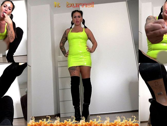 Download: Andrea18 - Wichsdämonen Austreibung für dauerkeusche Sissy!