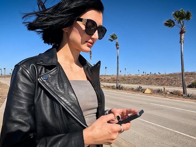 Download: Andy-Star - HOCH DEN ROCK REIN DEN STOCK ! Auto-Sex mit Skinny-Teen Madison ..