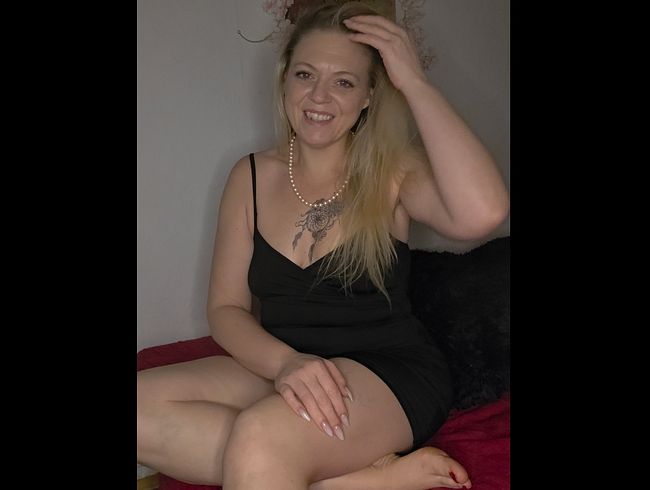 Download: Anna-Lustig - Wie stelle ich mich an bei meinem 1x Footjob?? Ich verwöhne deinen Schwanz mit meinen Füßen!!