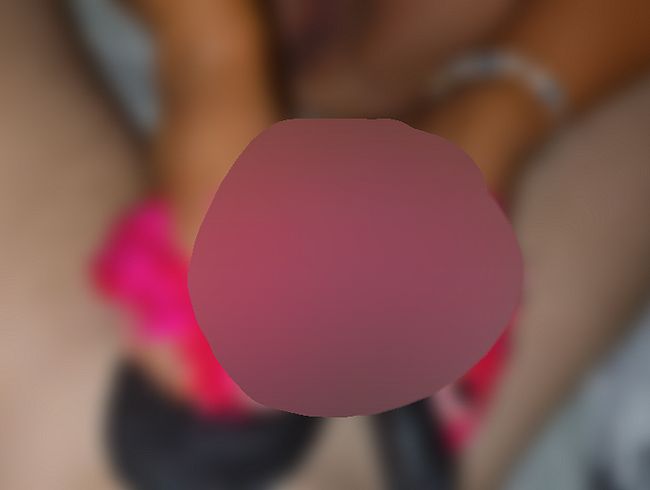 Download: AnnaFire - Stiefmutter in Flip-Flops befriedigt ihren Stiefsohn