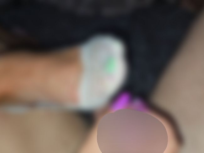 Download: AnnaFire - Die Füße meiner Stiefmutter sehen in diesen Socken süß aus.