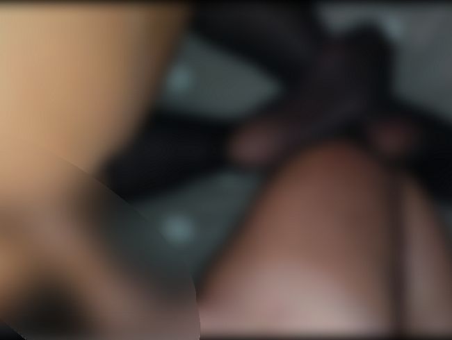 Download: AnnaFire - MILF-Stiefmutter in schwarzen Strümpfen gab ihrem Stiefsohn ihre Muschi.