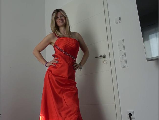 Download: AnnikaRose - Muschi mit Spekulum gesprengt!