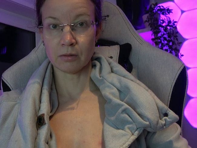 Download: AnnikaRose - DirtyTalk über Hengstschwänze!