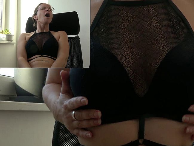 Download: AnnikaRose - Meinst du wirklich, das du was sehen darfst?