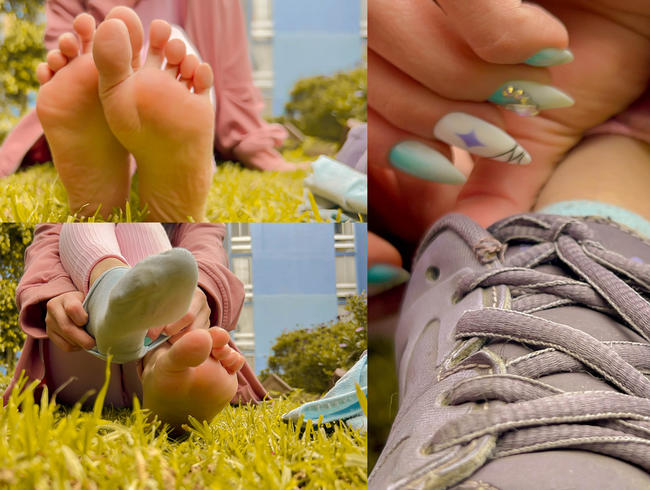 Download: AntonellaRichie - Füße, Tennisschuhe, Socken und jede Menge Schweiß