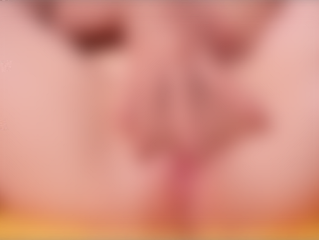 Download: AntonellaRichie - Nahaufnahme einer Muschi mit transparenten Nylonstrümpfen