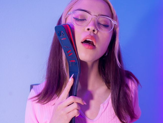 Download: AntonellaRichie - Antonella beschließt, ihr Gesicht in einen Box- und Unterwerfungsring zu verwandeln