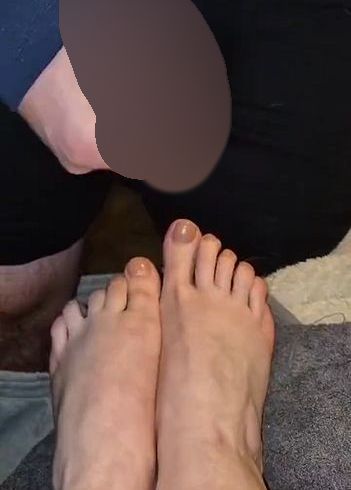 Download: Apfelsaftx3 - Meine Füsse als Wichsvorlage ;) (Ohne ton)