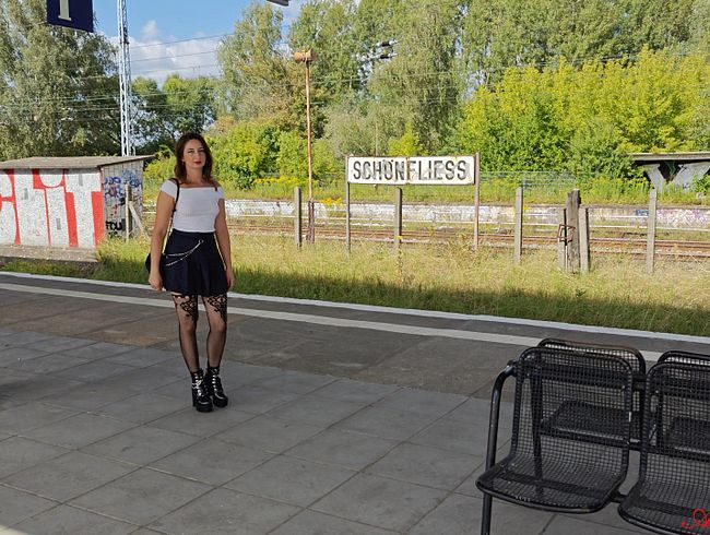 Download: ArielRossi - Ariel macht eine Bekanntschaft auf dem Bahnhof (kurze Version)