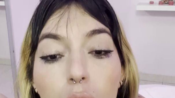 Download: AudreyRoberts - Deepthroat+Speichel+Tränen+Leidenschaft??