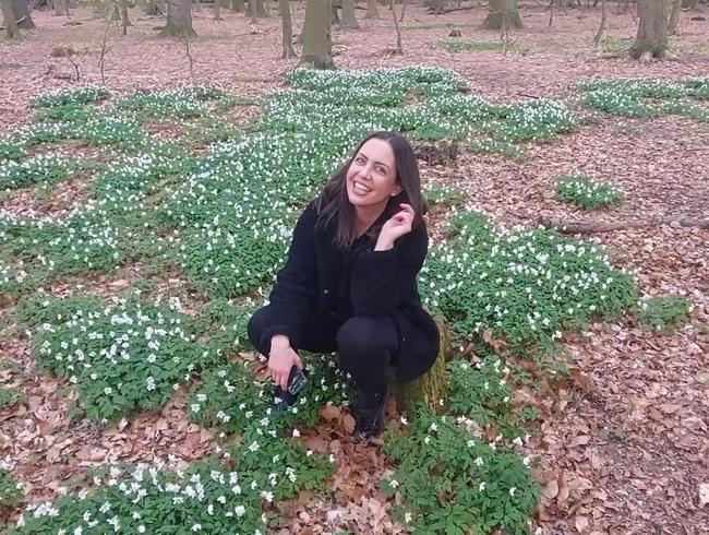 Download: Avi-Montana - CUMSHOT-EXTREM!! User erwischt mich im Wald! Und wird von meiner meinen BLOWJOB-Künsten überzeugt!!!