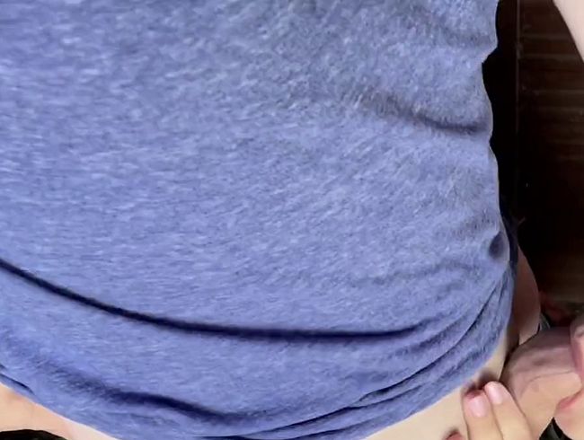 Download: Axx-Steel - Outdoor in der Haltestelle mit Julia-Winter