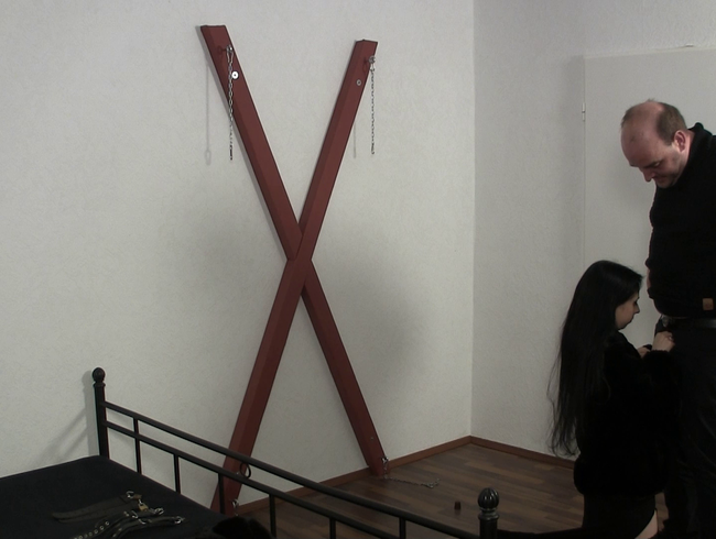 Download: BDSM-Team - Ceira darf mir im Abendkleid einen Blasen