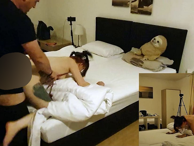 Download: BDSM-Team - nach der Messe in der Ferienwohnung hergenommen