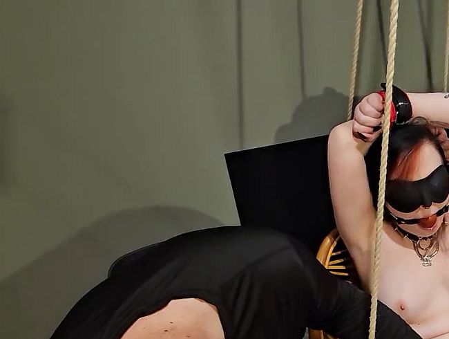Download: BDSM-Team - Dark Nuts erhält ne kleine Orgasmus Folter im Hängesessel