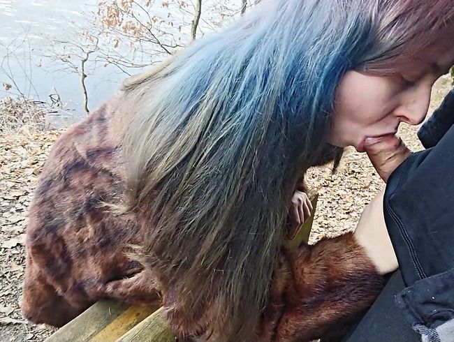 Download: BDSM-Team - Luna: Winterlicher Blowjob mit Seeblick