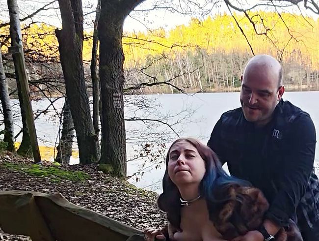 Download: BDSM-Team - Luna: Fick im Pelzmantel über der Parkbank